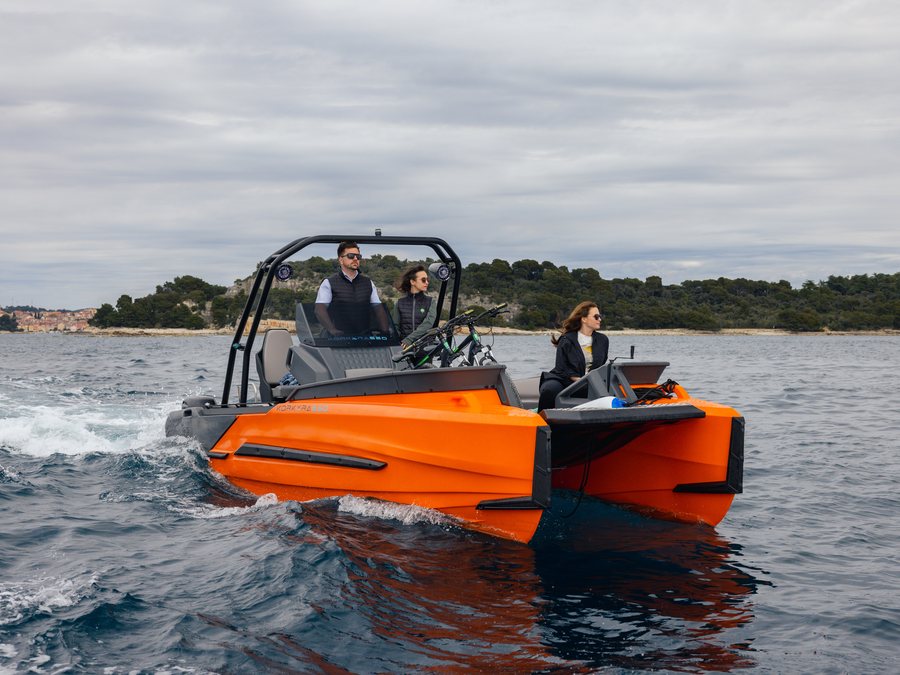 Korkyra 650 cruising the Adriatic coast with an e-bike carried on deck